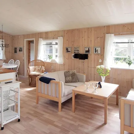 Enola - 900m From The Sea By Interhome